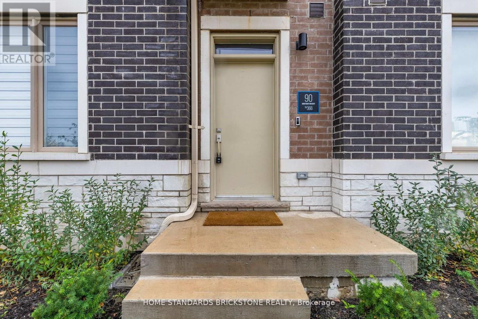 366 - 90 Honeycrisp Crescent, Vaughan, Ontario  L4K 0N7 - Photo 3 - N12672800