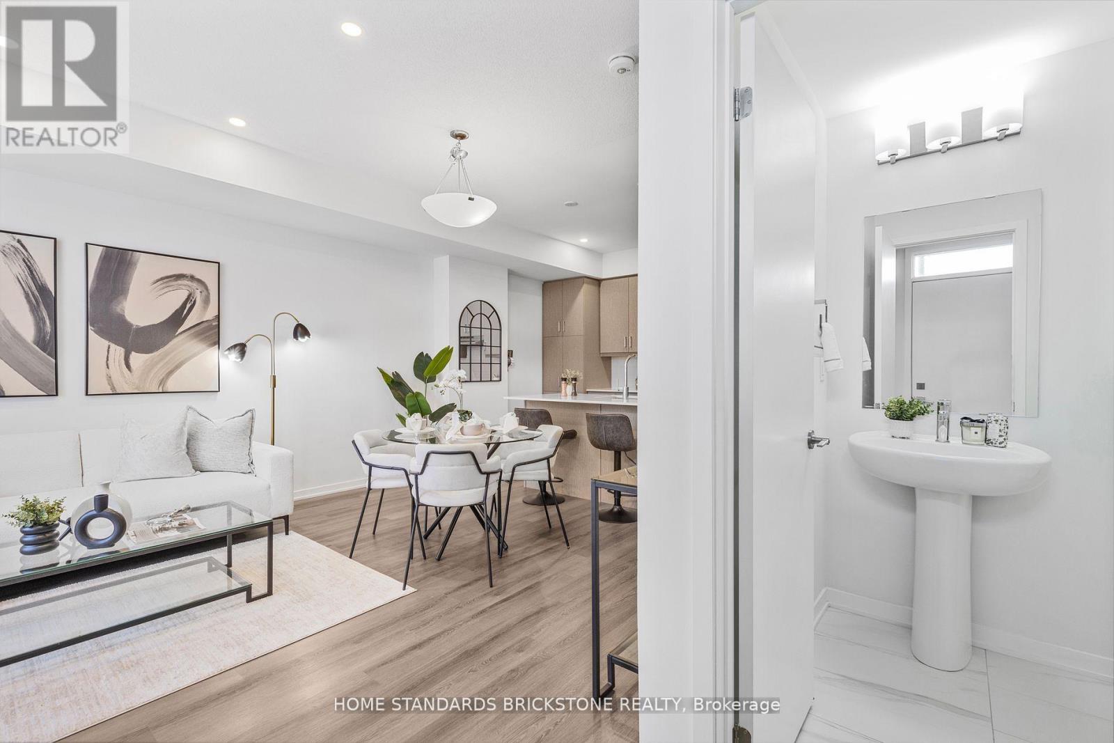 366 - 90 Honeycrisp Crescent, Vaughan, Ontario  L4K 0N7 - Photo 6 - N12672800