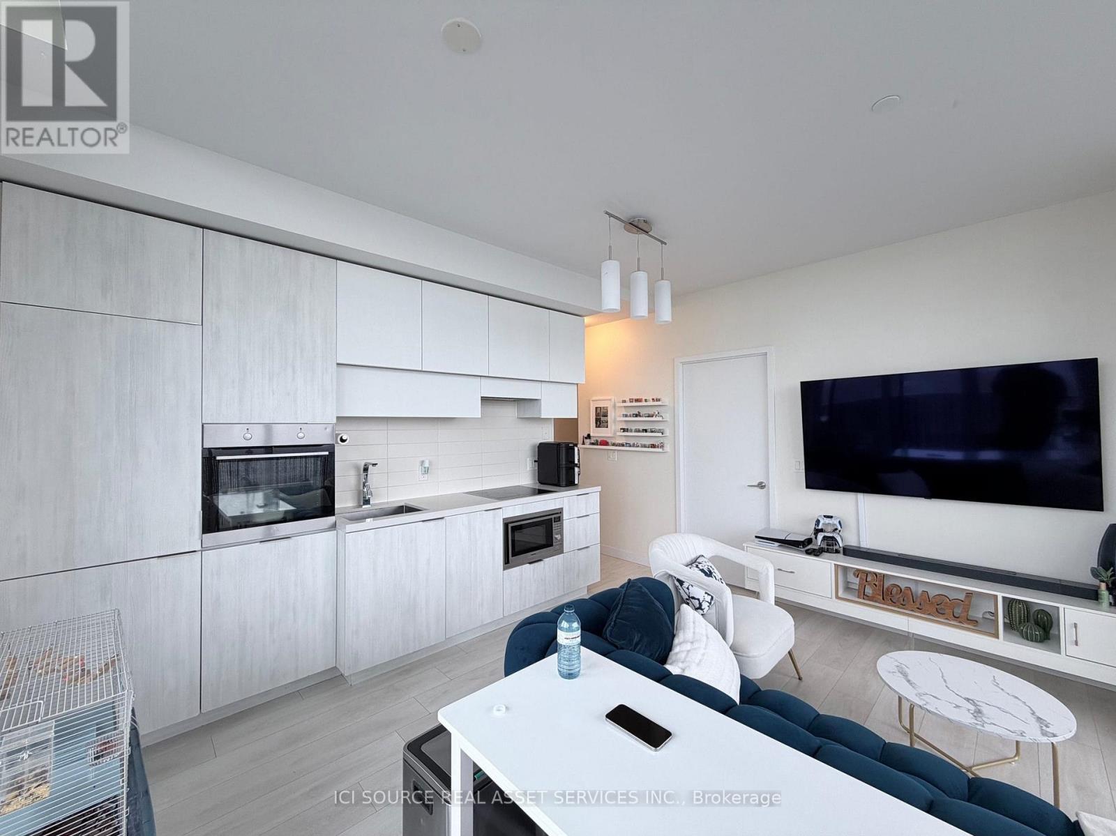 5807 - 8 Eglinton Avenue E, Toronto, Ontario  M4P 0C1 - Photo 3 - C12596608