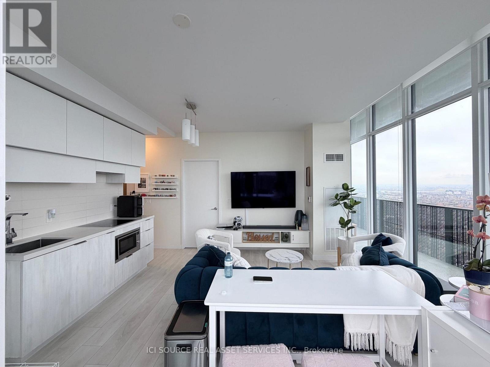 5807 - 8 Eglinton Avenue E, Toronto, Ontario  M4P 0C1 - Photo 4 - C12596608