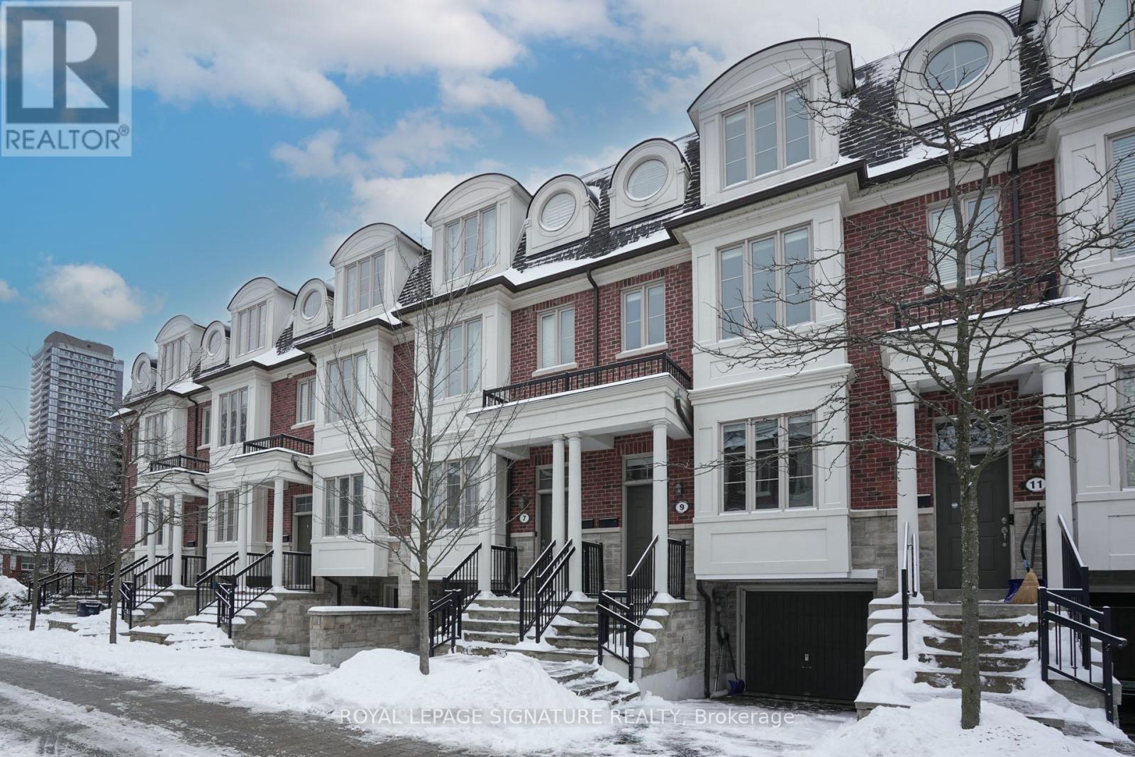 9 Johnson Farm Lane, Toronto, Ontario  M2N 0G6 - Photo 2 - C12672626