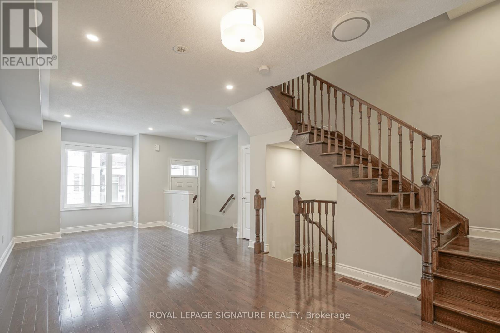 9 Johnson Farm Lane, Toronto, Ontario  M2N 0G6 - Photo 3 - C12672626