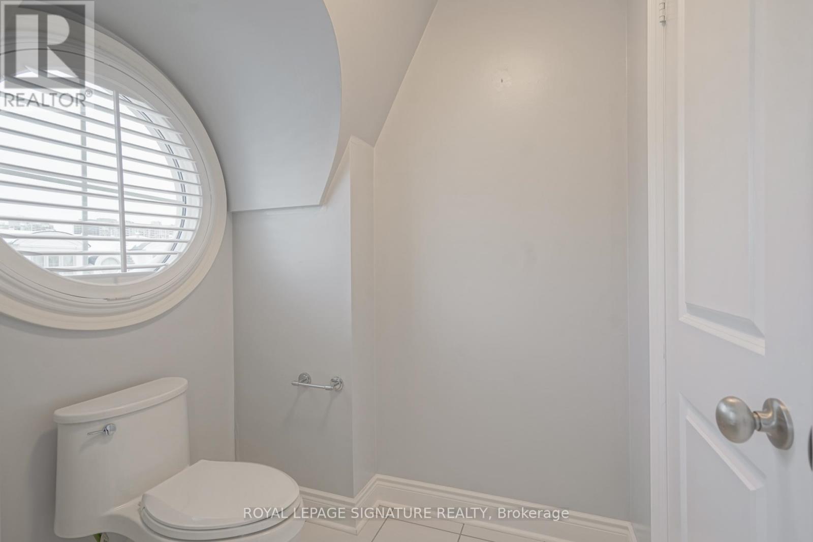 9 Johnson Farm Lane, Toronto, Ontario  M2N 0G6 - Photo 32 - C12672626