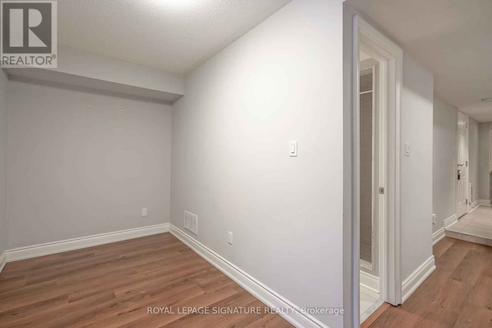 9 Johnson Farm Lane, Toronto, Ontario  M2N 0G6 - Photo 34 - C12672626