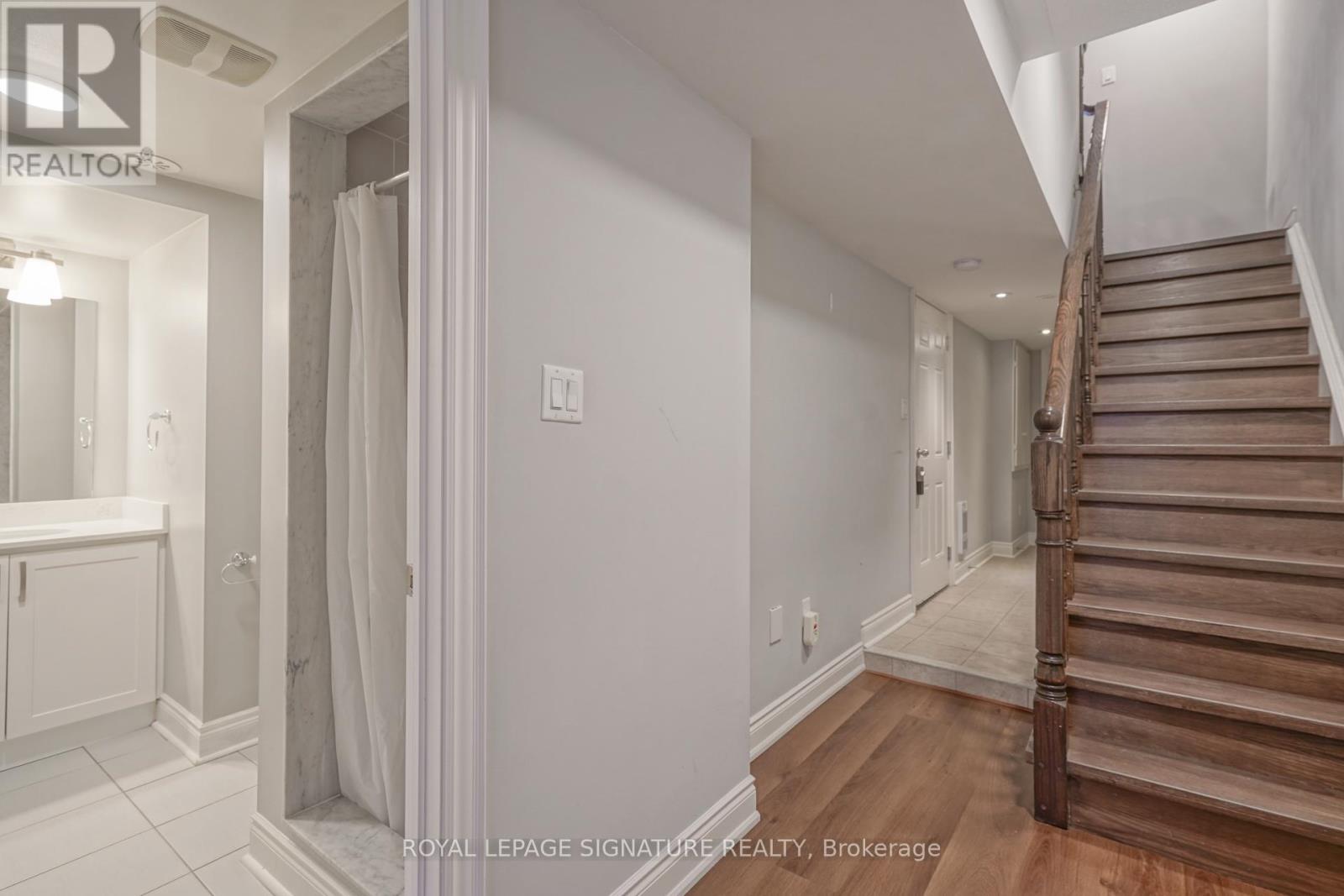 9 Johnson Farm Lane, Toronto, Ontario  M2N 0G6 - Photo 33 - C12672626