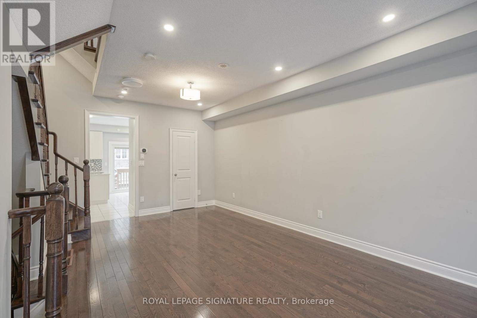 9 Johnson Farm Lane, Toronto, Ontario  M2N 0G6 - Photo 4 - C12672626