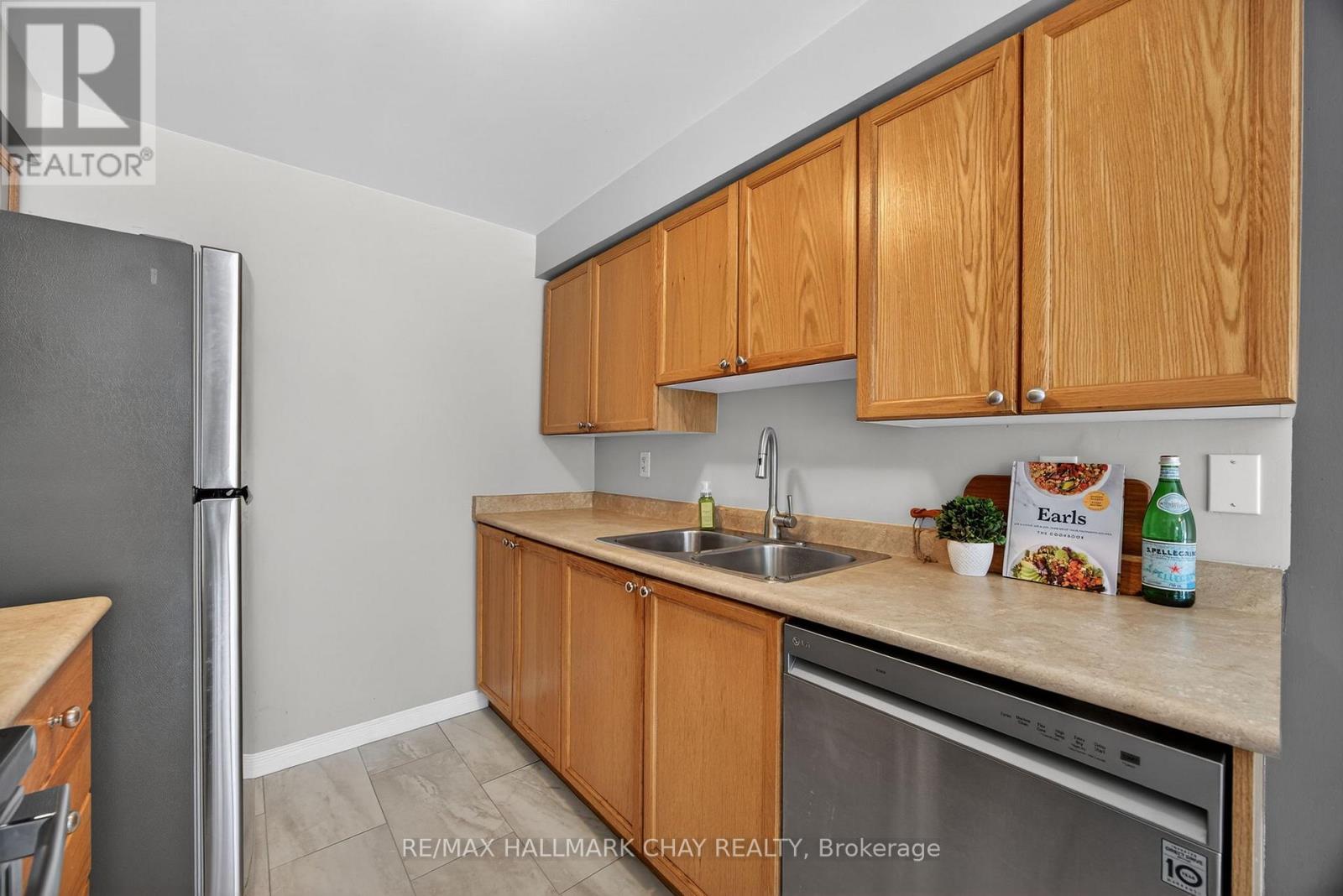 36 Goodwin Drive, Barrie, Ontario  L4N 5Z7 - Photo 13 - S12669758