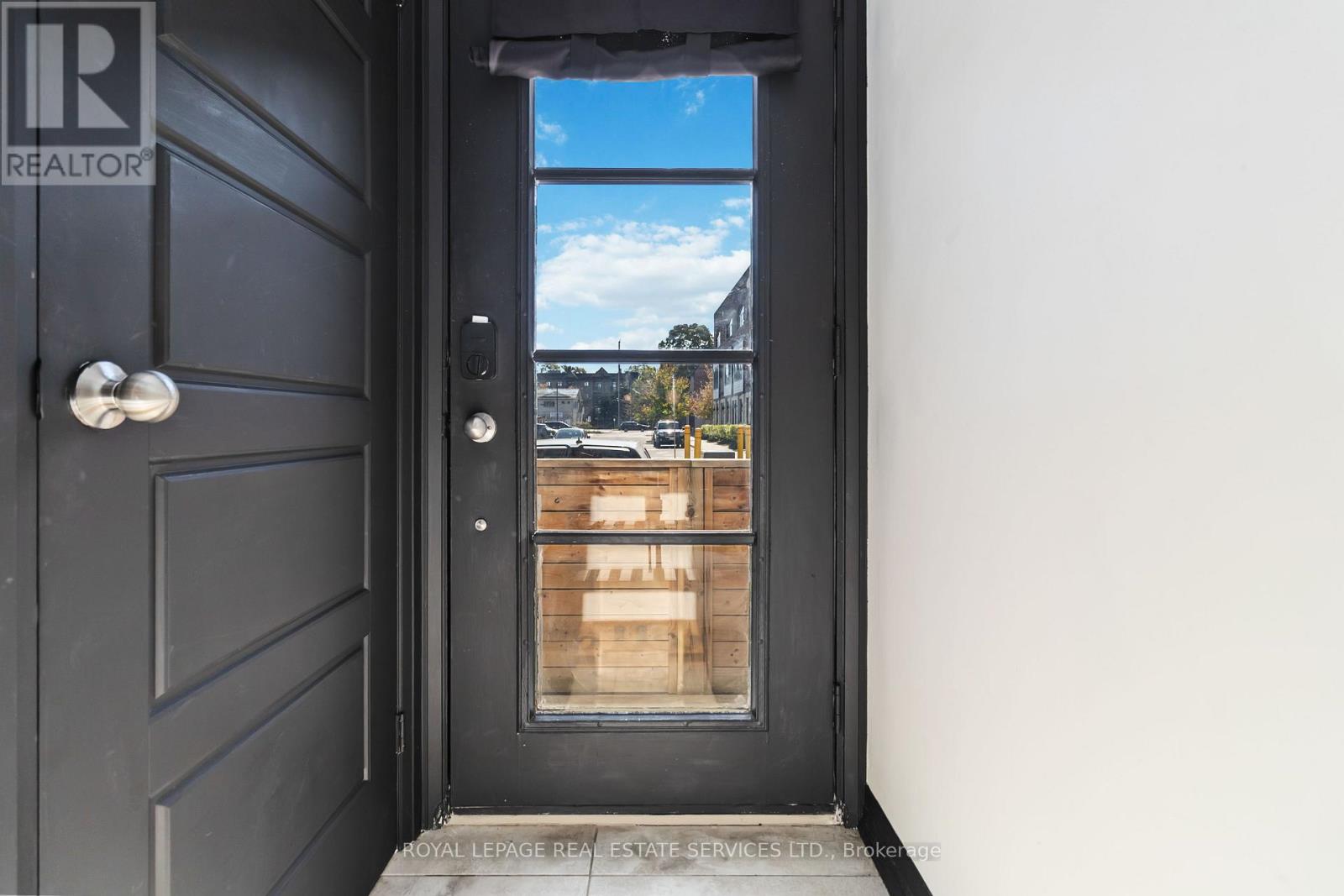 25 - 405 Plains Road E, Burlington, Ontario  L7T 2C9 - Photo 5 - W12672564