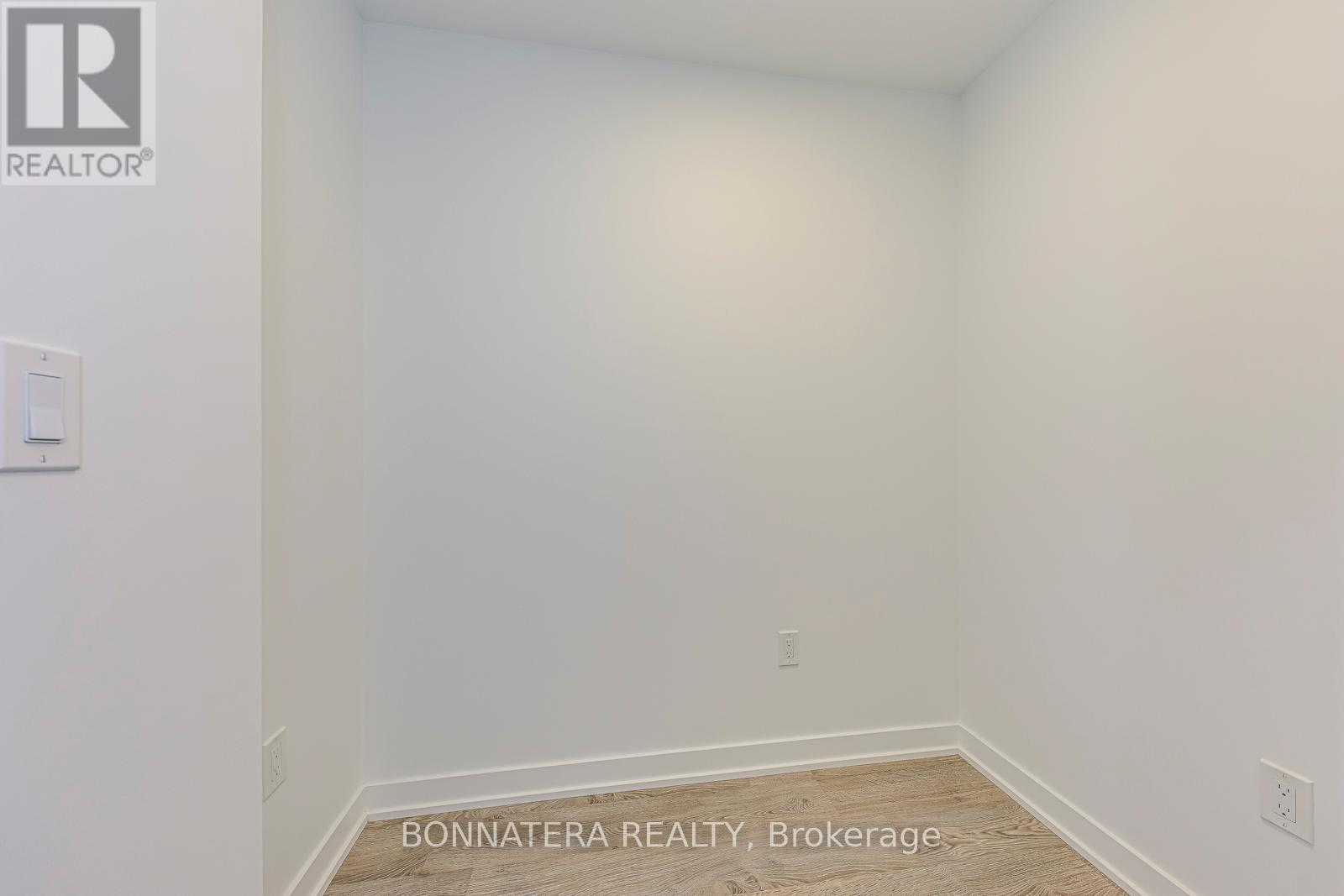 210 - 720 Whitlock Avenue, Milton, Ontario  L9E 2B5 - Photo 7 - W12672584