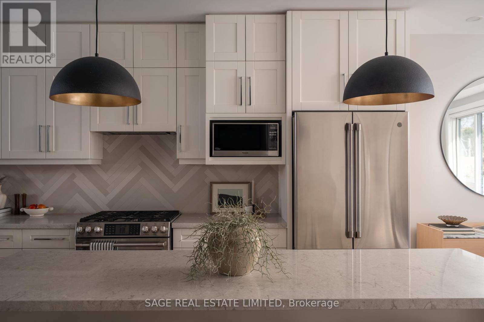 101 Beaver Avenue, Toronto, Ontario  M6H 2G3 - Photo 3 - W12672602