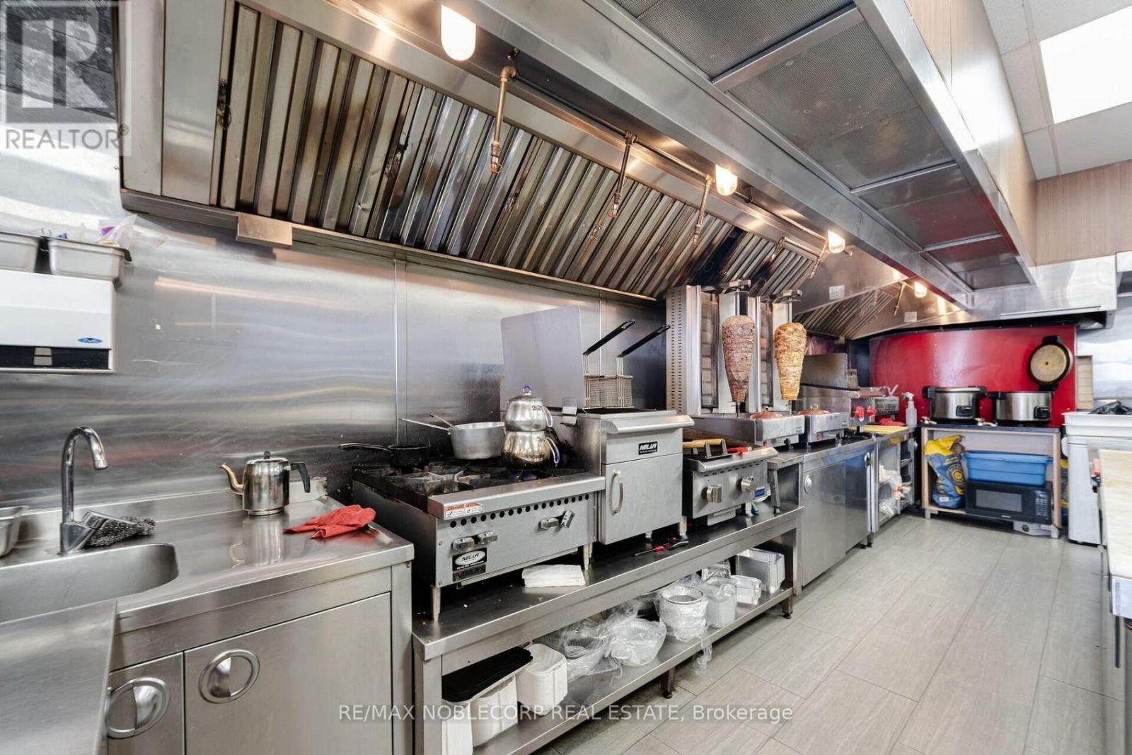 10 - 1125 Dundas Street E, Mississauga, Ontario  L4Y 2C4 - Photo 10 - W12672646