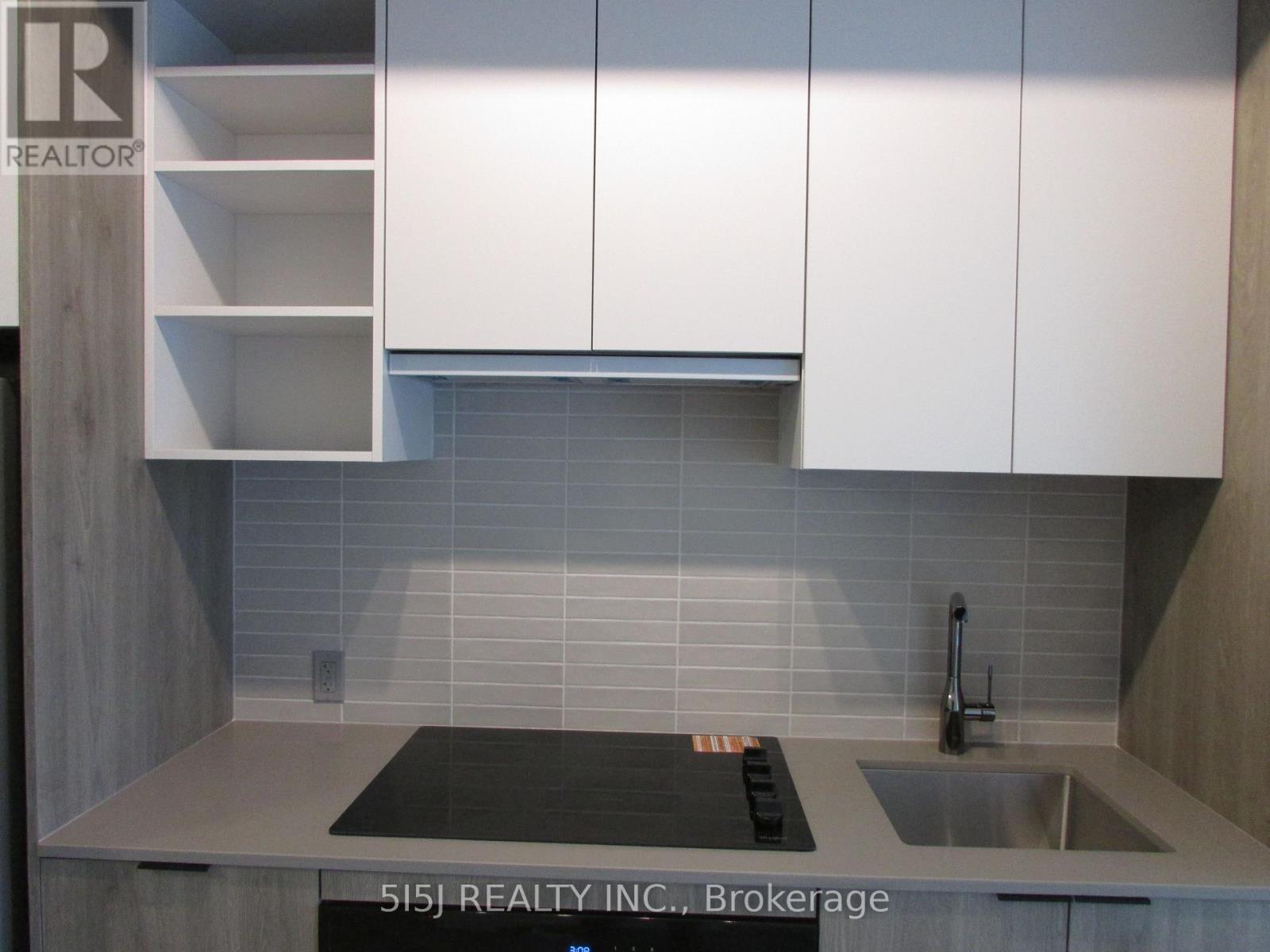 802 - 1007 The Queensway, Toronto, Ontario  M8Z 6C7 - Photo 3 - W12672652