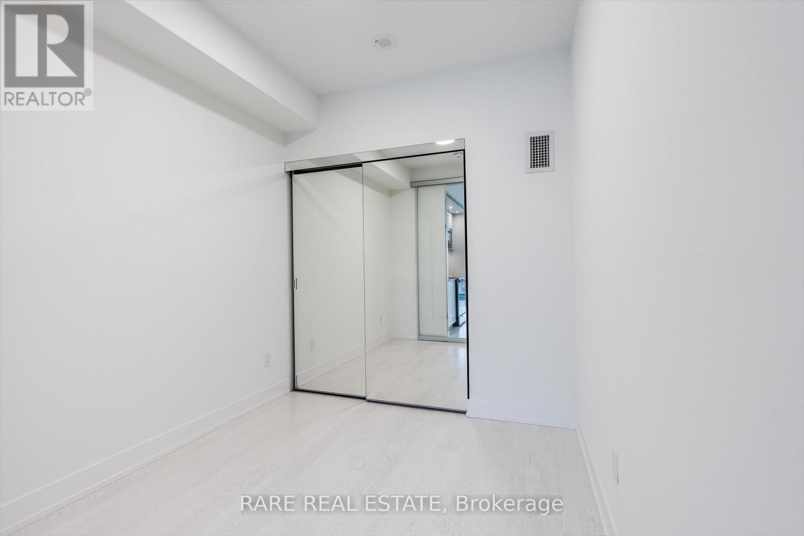 502 - 60 Central Park Road Way, Toronto, Ontario  M9A 3K1 - Photo 14 - W12672684