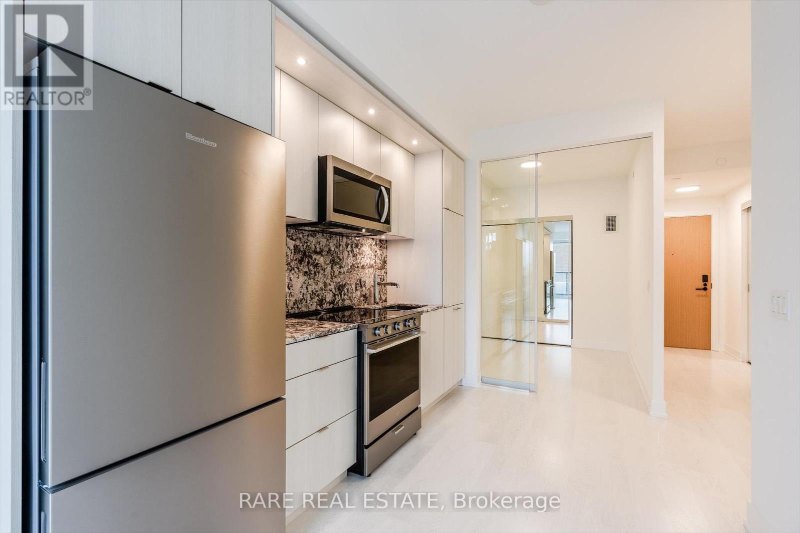 502 - 60 Central Park Road Way, Toronto, Ontario  M9A 3K1 - Photo 2 - W12672684