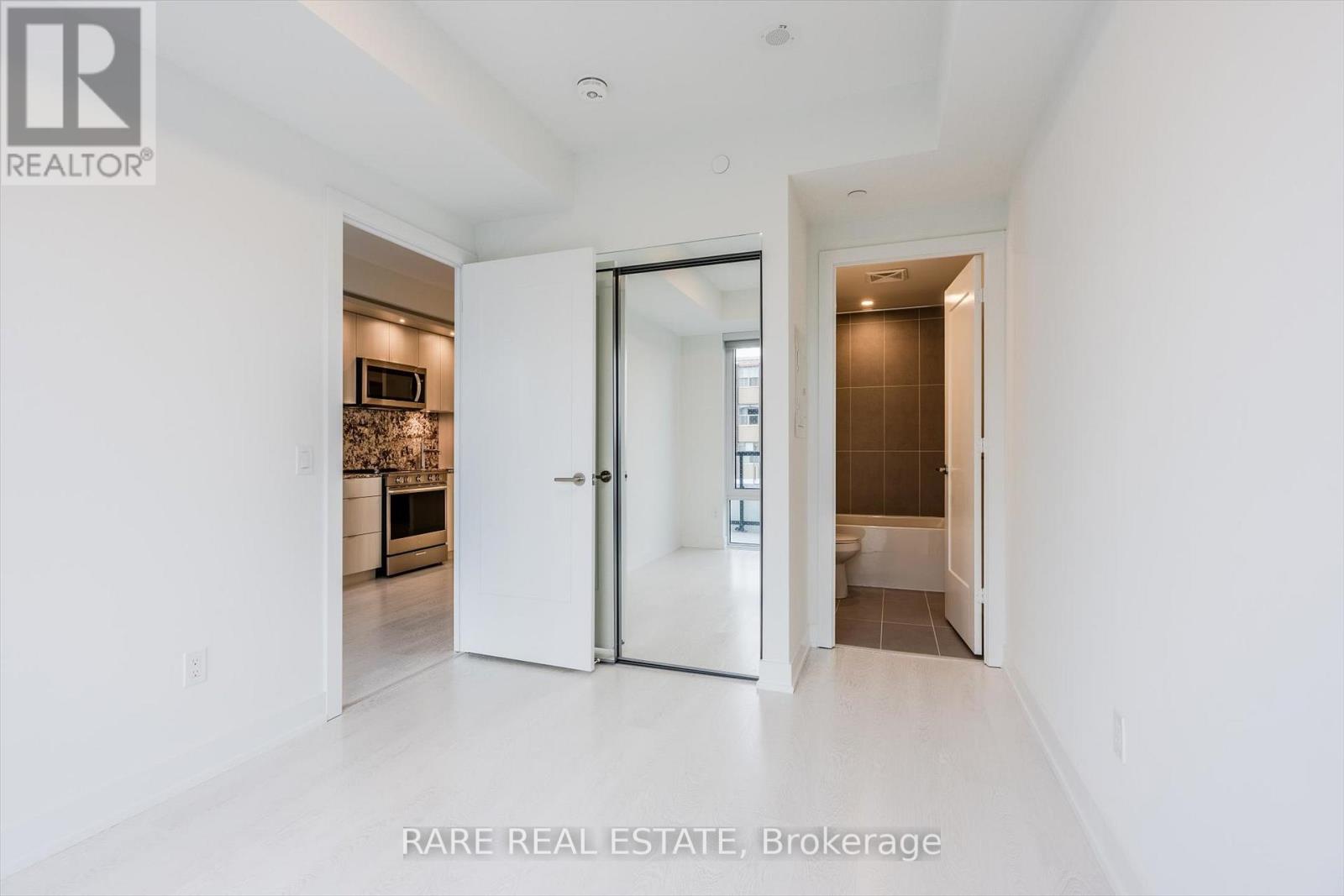 502 - 60 Central Park Road Way, Toronto, Ontario  M9A 3K1 - Photo 9 - W12672684