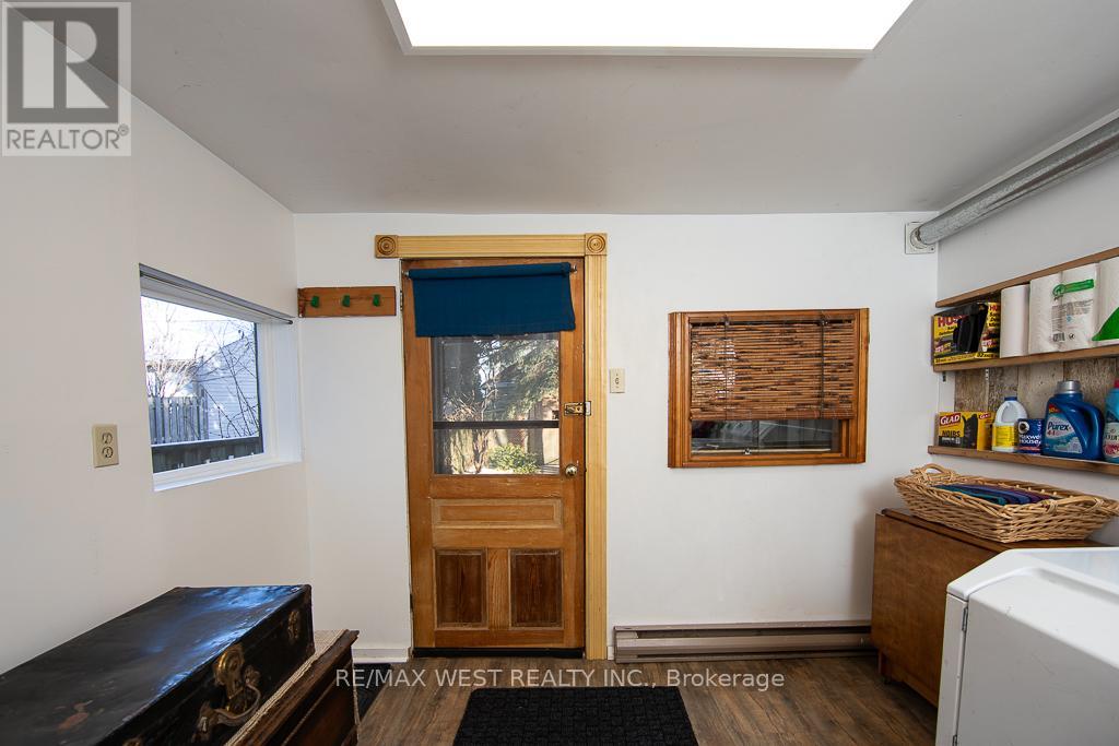 509 Perth Avenue, Toronto, Ontario  M6N 2W6 - Photo 11 - W12672704