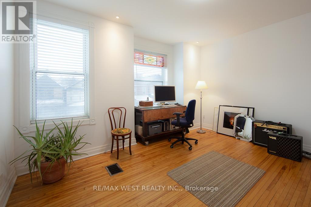 509 Perth Avenue, Toronto, Ontario  M6N 2W6 - Photo 15 - W12672704