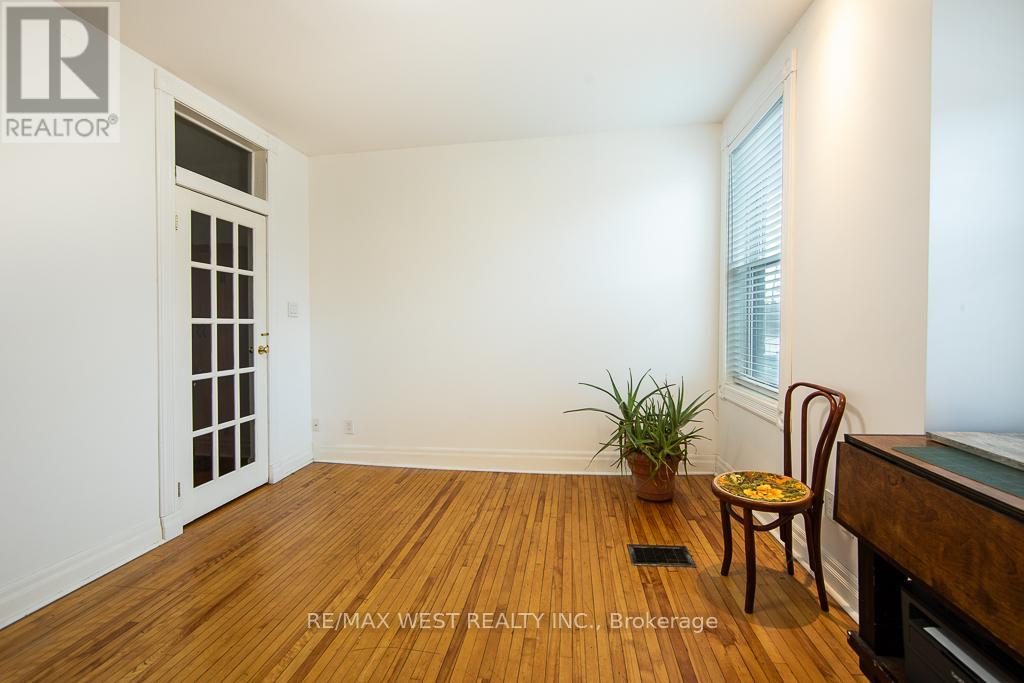 509 Perth Avenue, Toronto, Ontario  M6N 2W6 - Photo 16 - W12672704