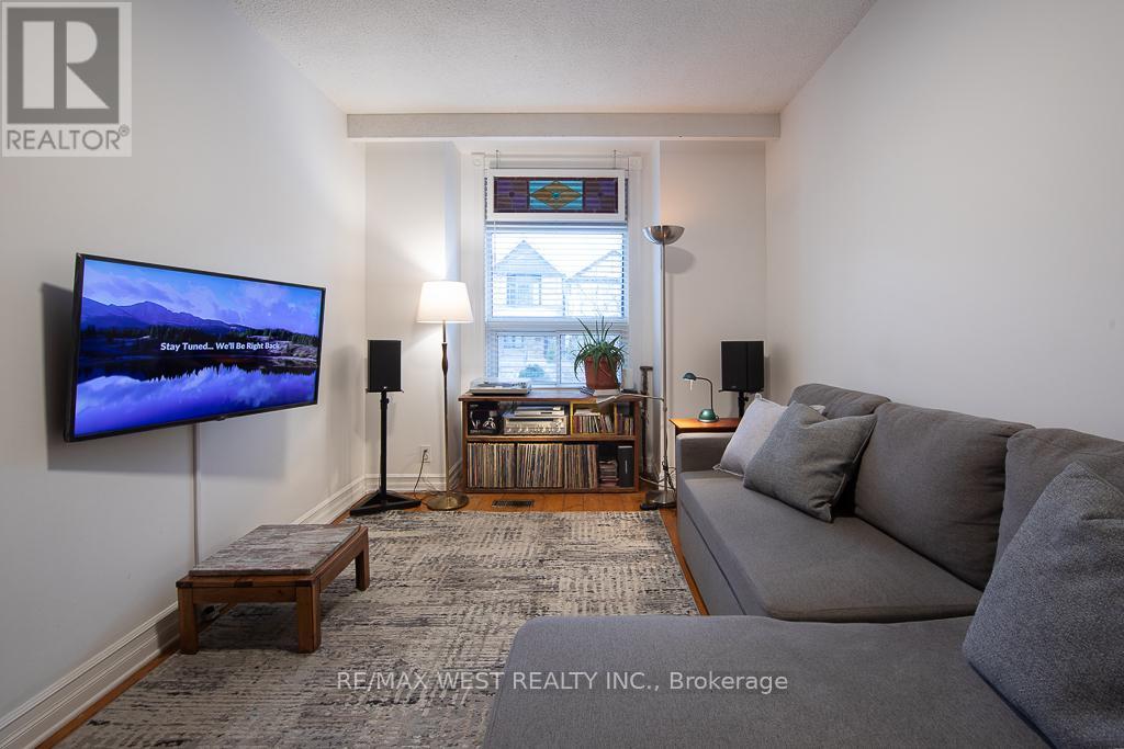 509 Perth Avenue, Toronto, Ontario  M6N 2W6 - Photo 4 - W12672704