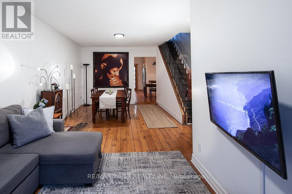 509 Perth Avenue, Toronto, Ontario  M6N 2W6 - Photo 7 - W12672704