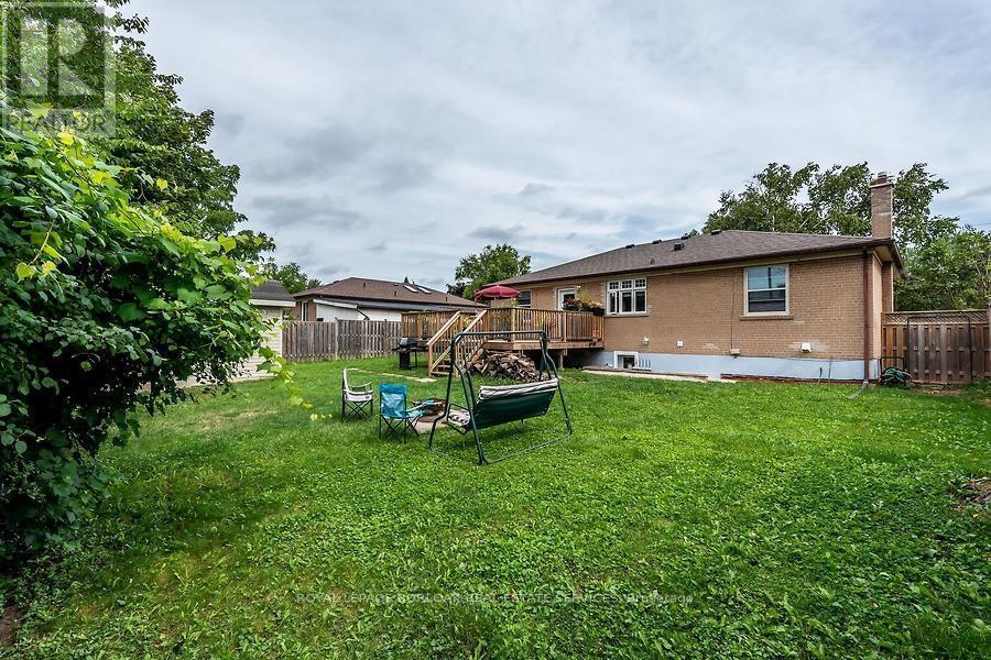 541 Sandmere Place, Oakville, Ontario  L6L 4G5 - Photo 18 - W12672760