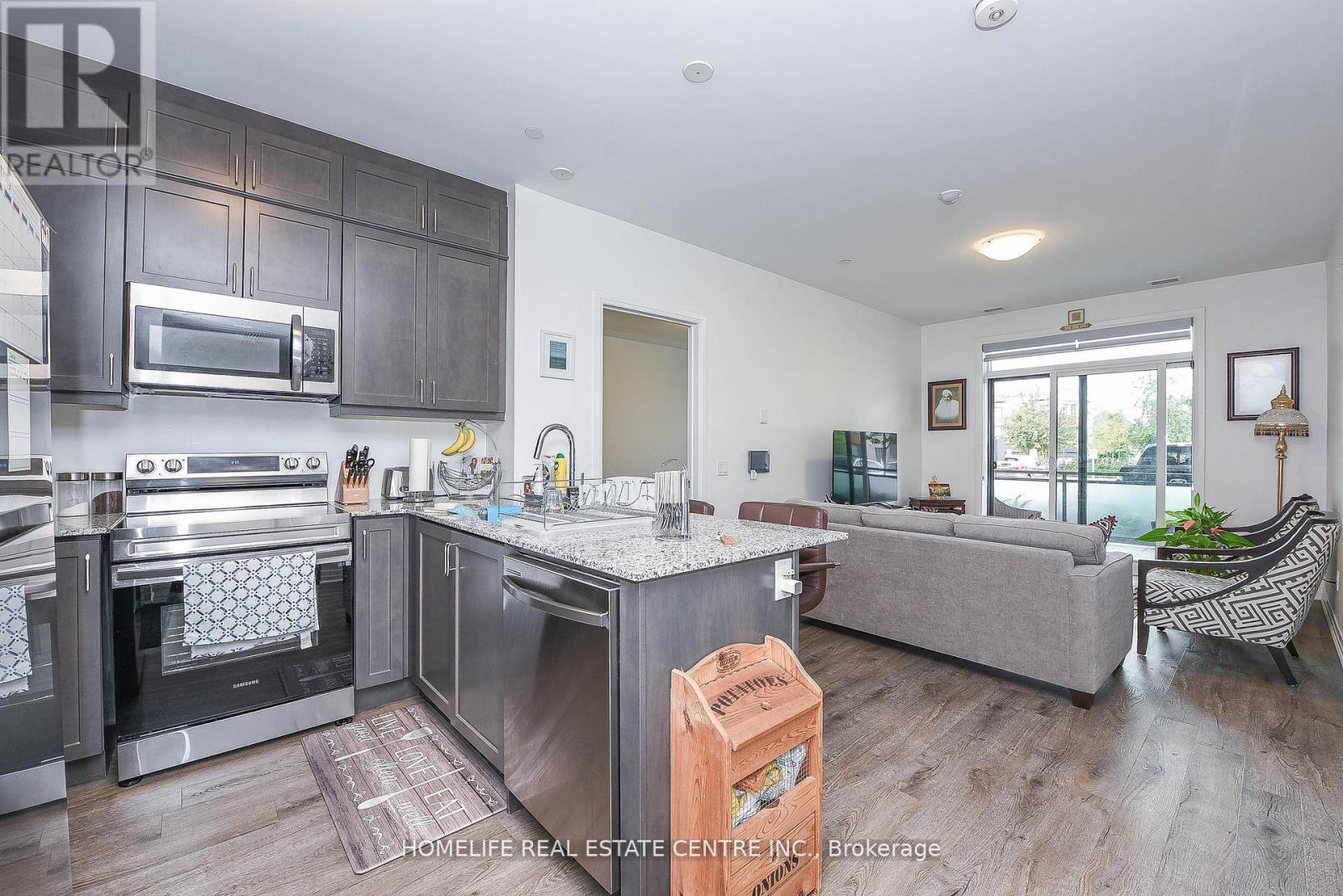 104 - 95 Dundas Street, Oakville, Ontario  L9L 9L9 - Photo 13 - W12672818