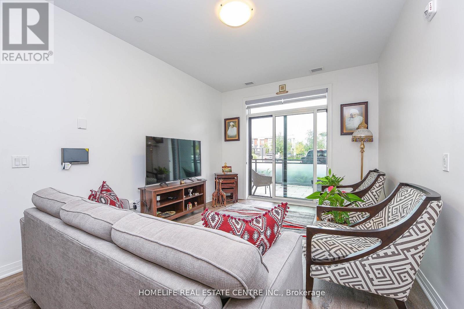 104 - 95 Dundas Street, Oakville, Ontario  L9L 9L9 - Photo 18 - W12672818