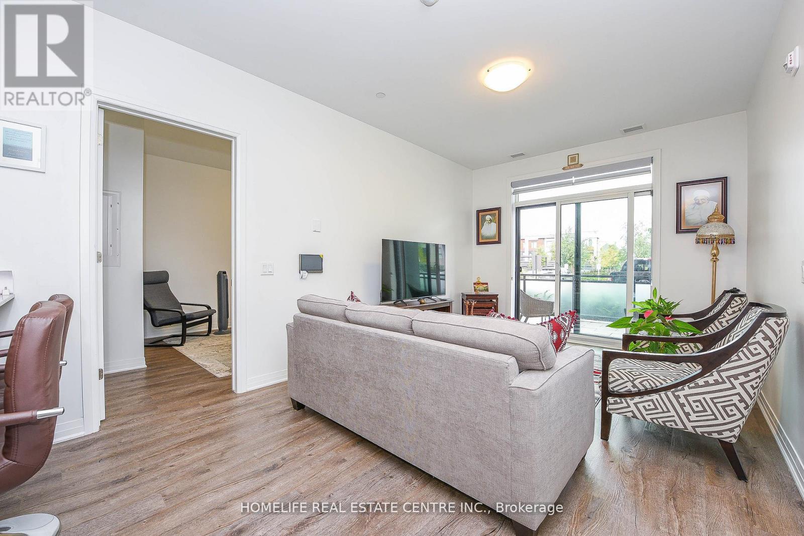 104 - 95 Dundas Street, Oakville, Ontario  L9L 9L9 - Photo 21 - W12672818