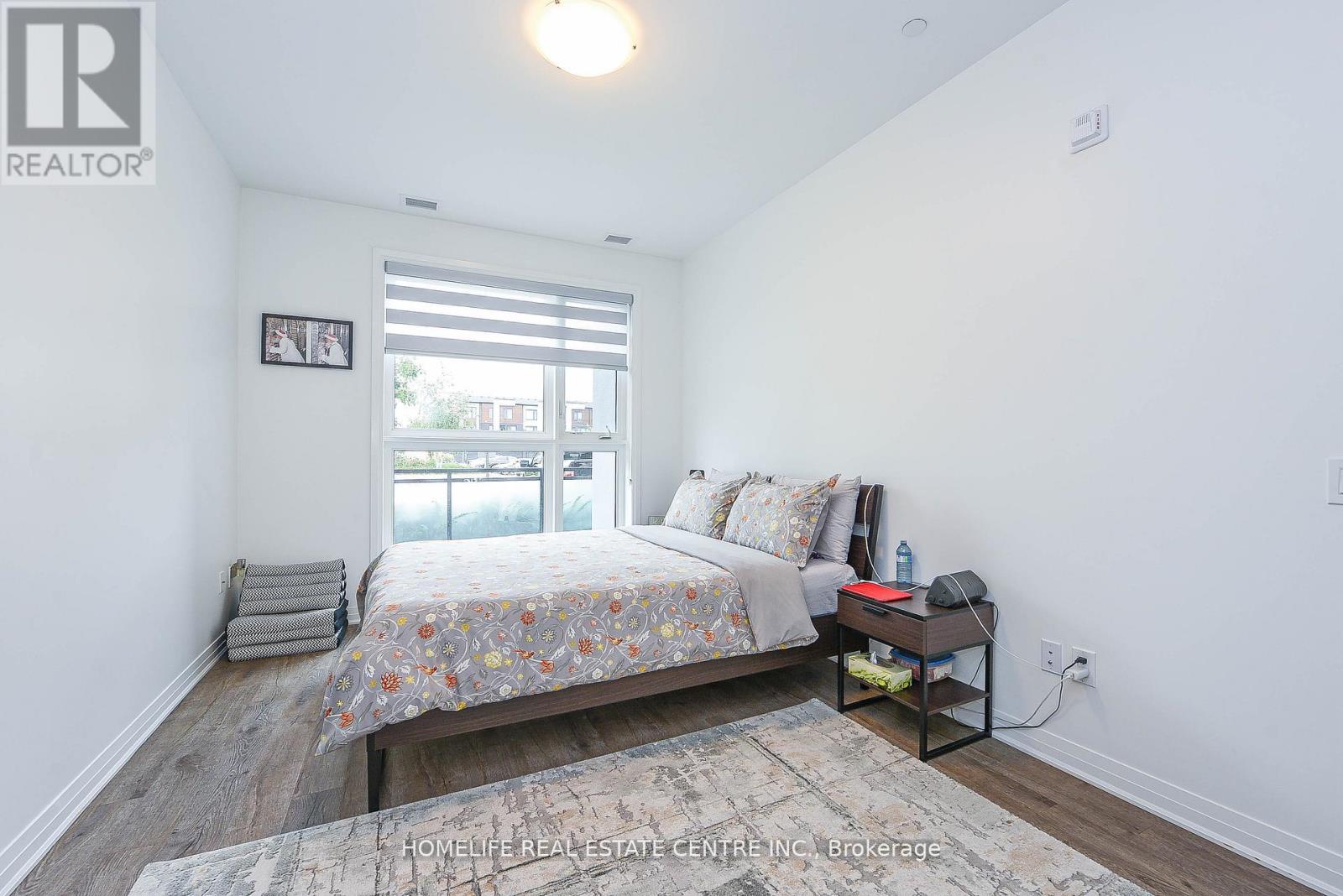 104 - 95 Dundas Street, Oakville, Ontario  L9L 9L9 - Photo 24 - W12672818