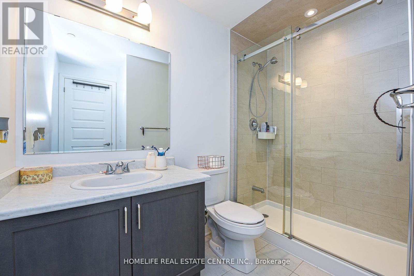 104 - 95 Dundas Street, Oakville, Ontario  L9L 9L9 - Photo 27 - W12672818