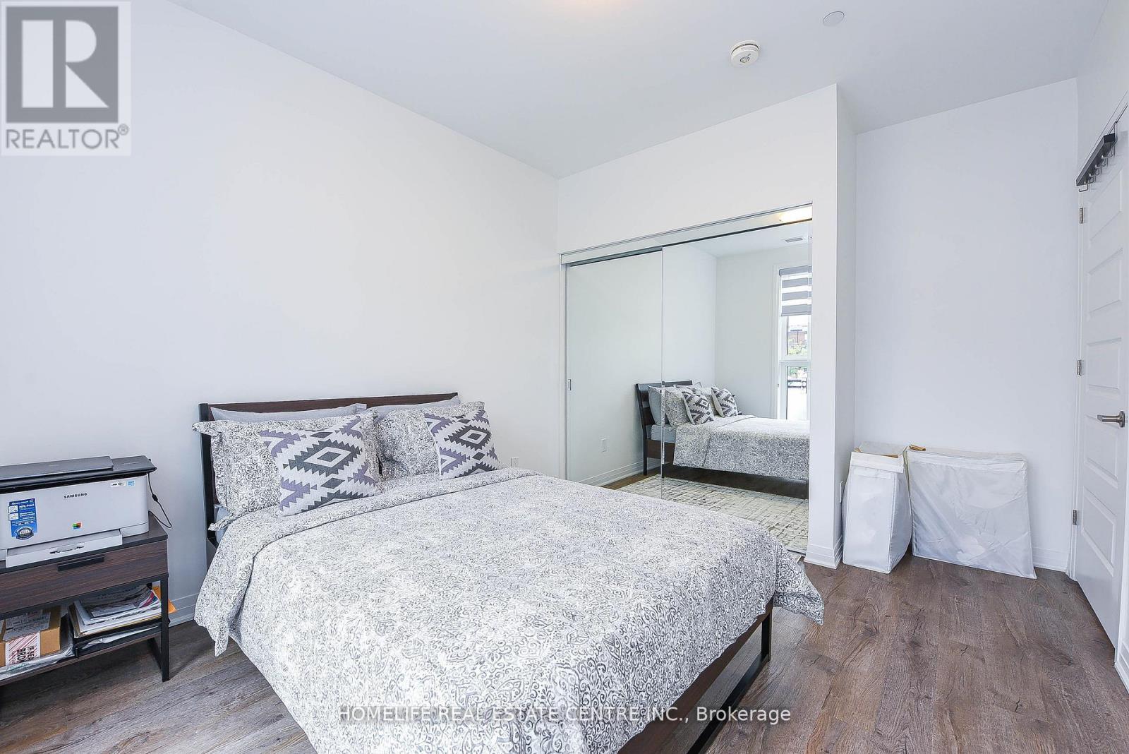 104 - 95 Dundas Street, Oakville, Ontario  L9L 9L9 - Photo 28 - W12672818