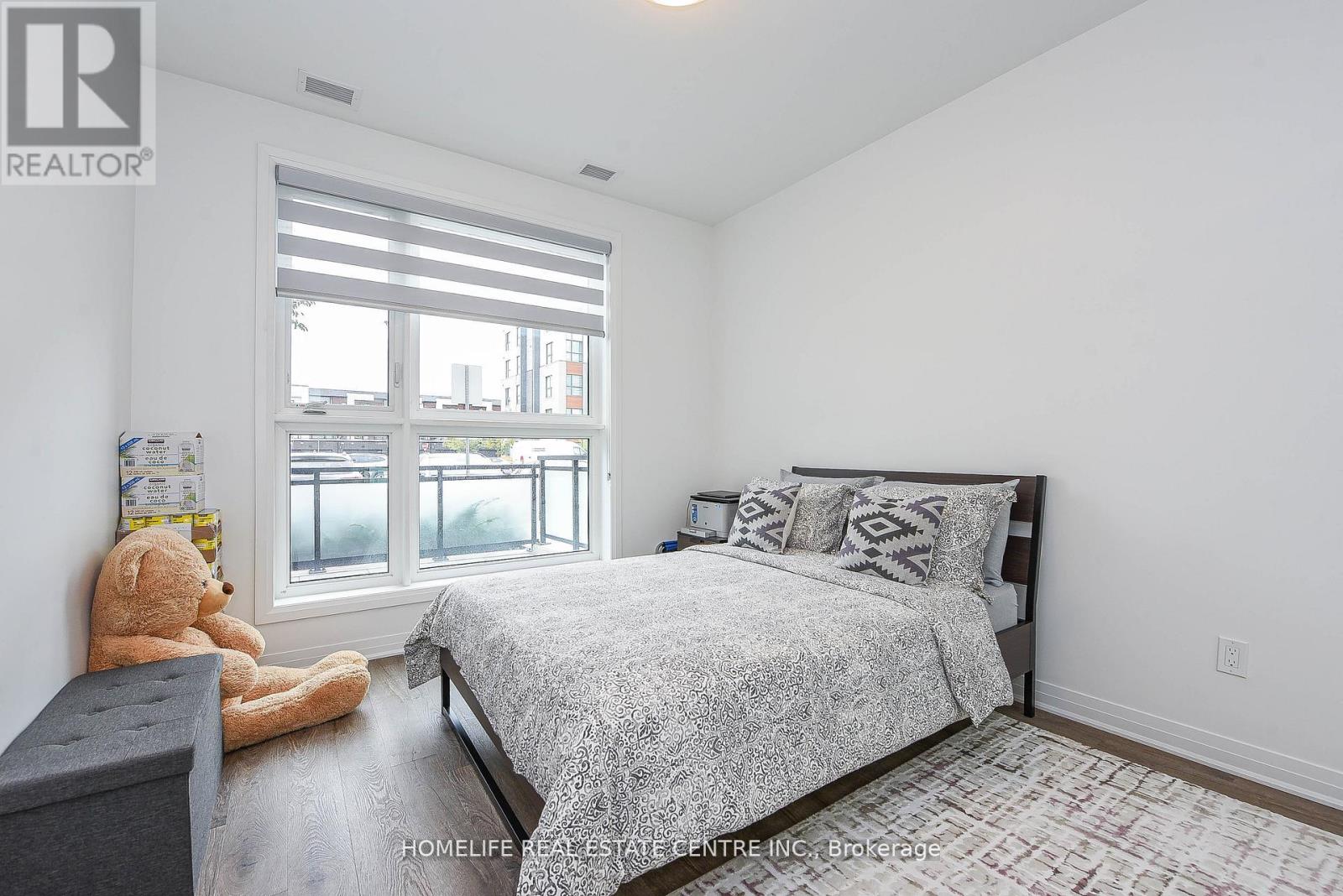 104 - 95 Dundas Street, Oakville, Ontario  L9L 9L9 - Photo 30 - W12672818