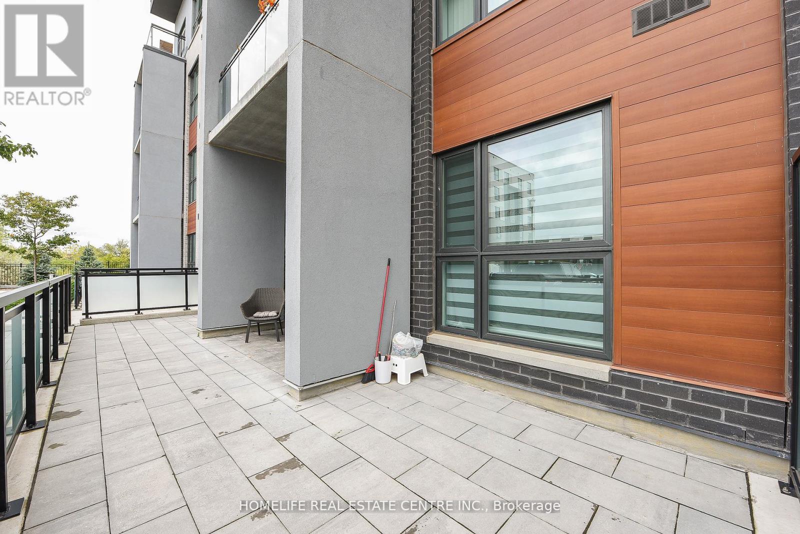 104 - 95 Dundas Street, Oakville, Ontario  L9L 9L9 - Photo 32 - W12672818