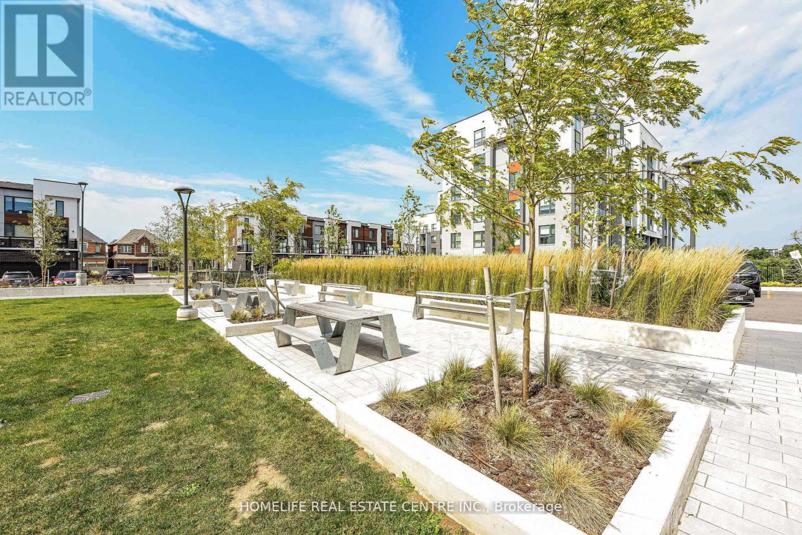 104 - 95 Dundas Street, Oakville, Ontario  L9L 9L9 - Photo 38 - W12672818