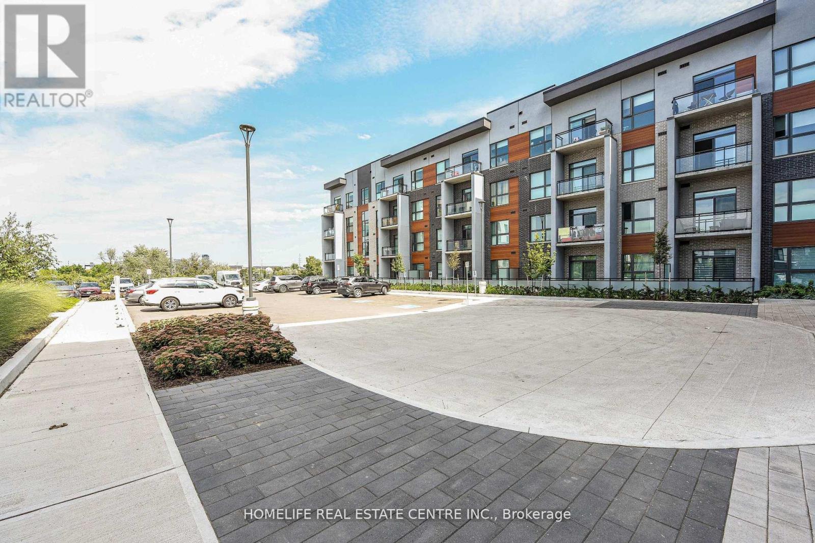 104 - 95 Dundas Street, Oakville, Ontario  L9L 9L9 - Photo 4 - W12672818