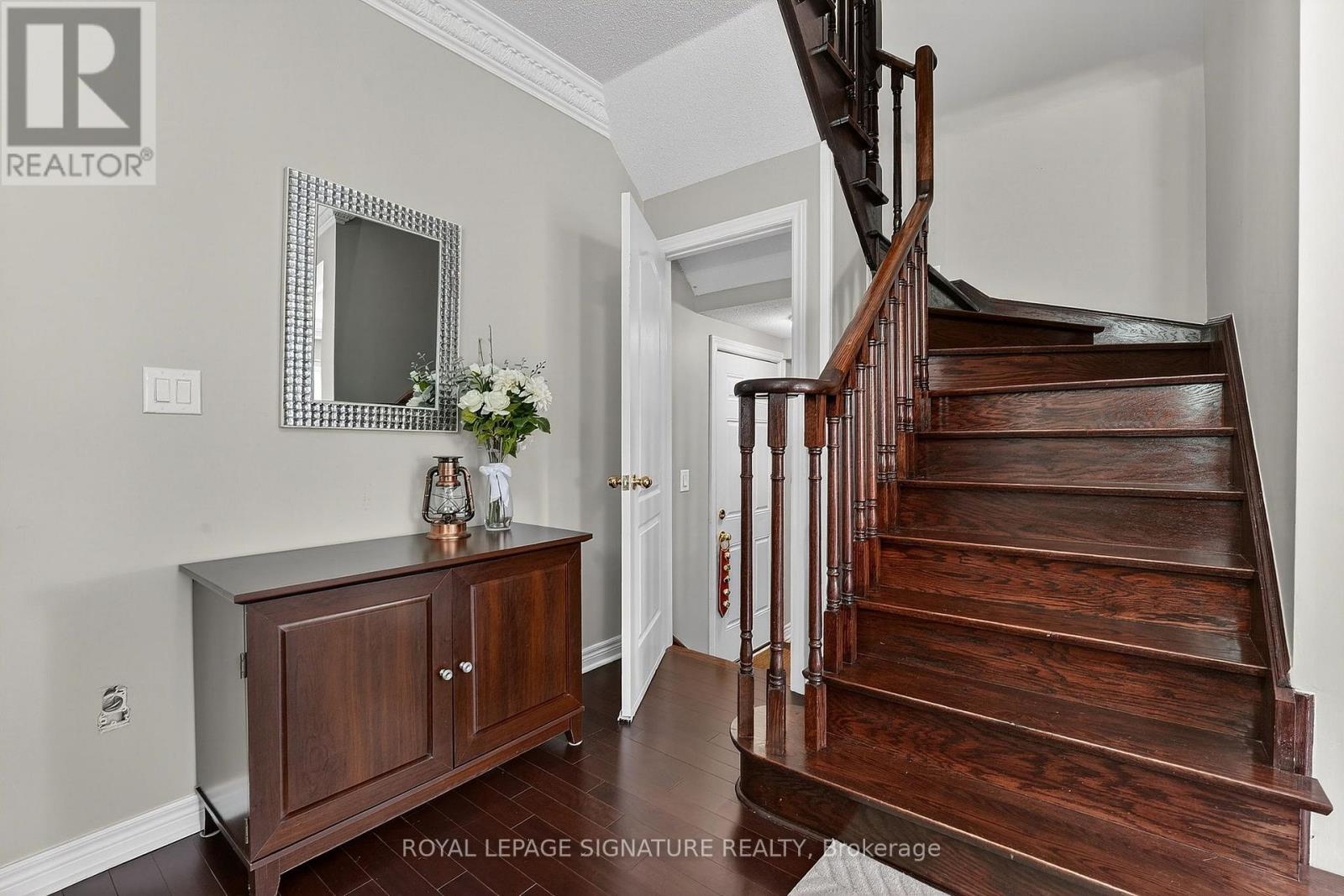 23 Openbay Gardens, Brampton, Ontario  L6R 0V2 - Photo 8 - W12672826