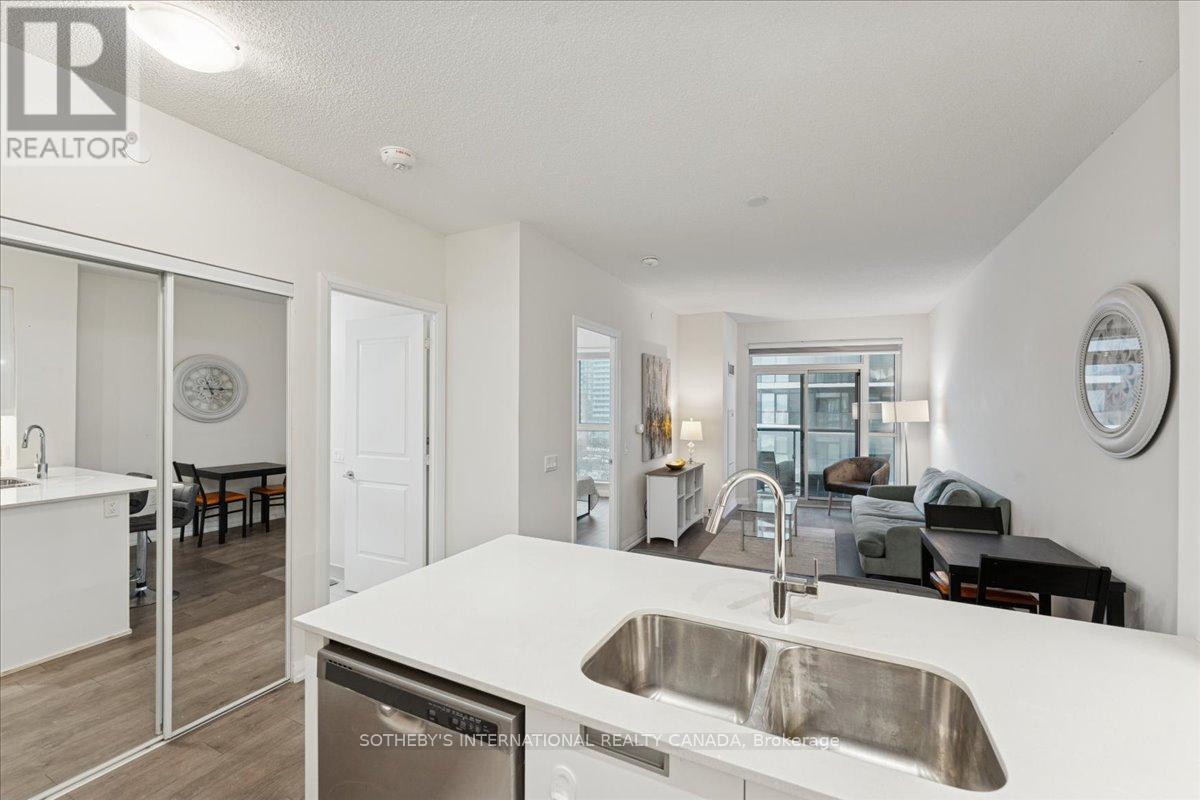 710 - 65 Watergarden Drive, Mississauga, Ontario  L5R 0G9 - Photo 12 - W12672856