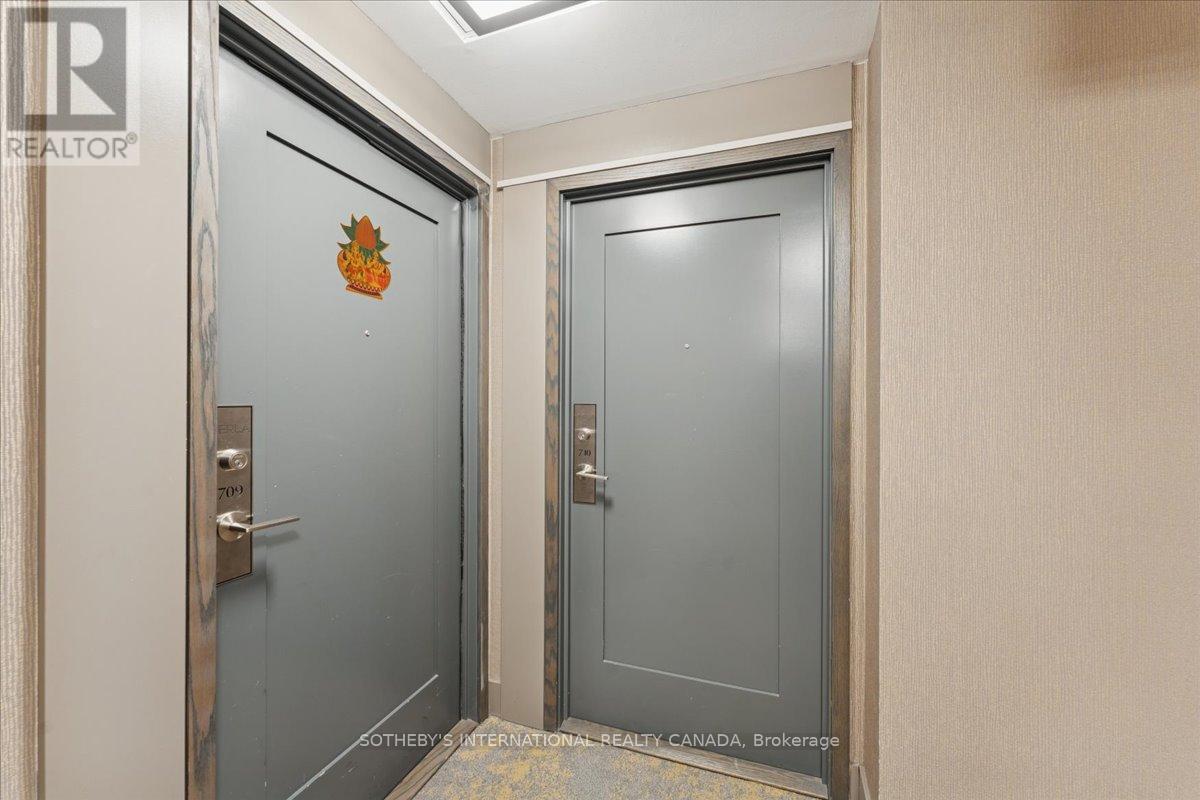 710 - 65 Watergarden Drive, Mississauga, Ontario  L5R 0G9 - Photo 6 - W12672856