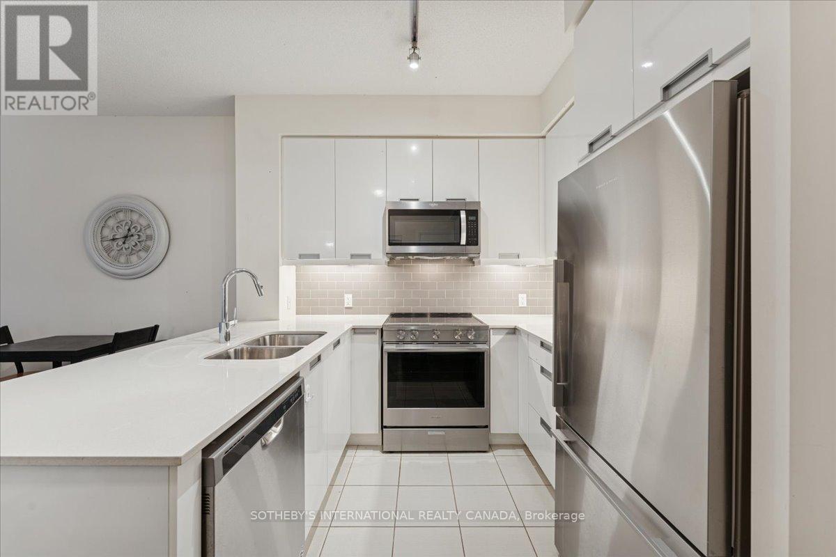 710 - 65 Watergarden Drive, Mississauga, Ontario  L5R 0G9 - Photo 8 - W12672856