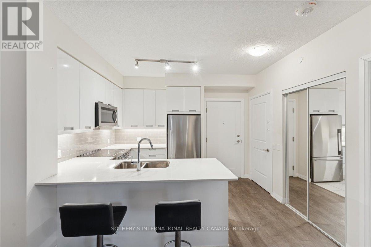 710 - 65 Watergarden Drive, Mississauga, Ontario  L5R 0G9 - Photo 9 - W12672856