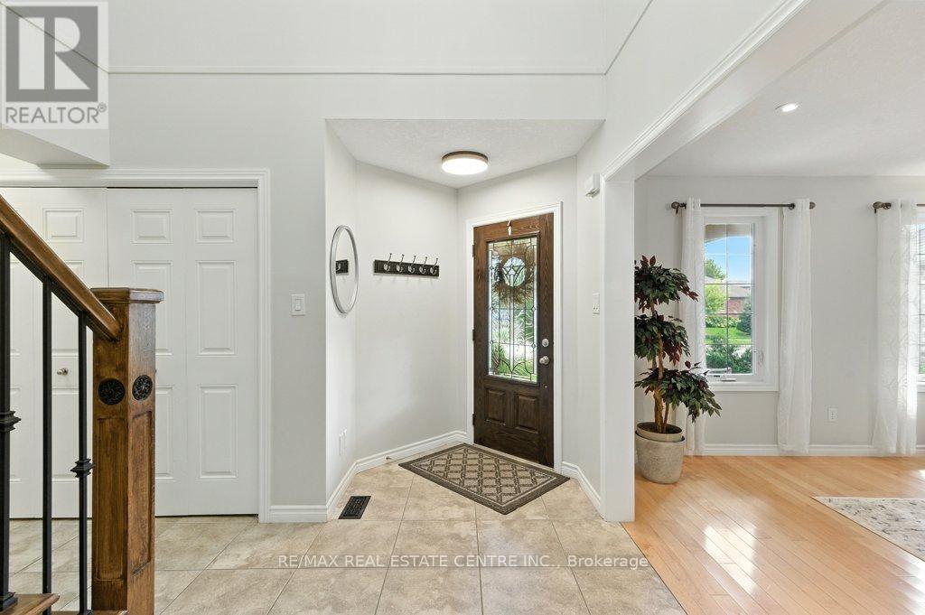 120 Spencer Drive, Centre Wellington, Ontario  N0B 1S0 - Photo 3 - X12561304