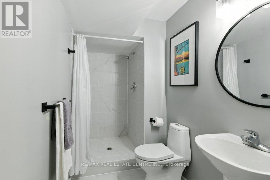 120 Spencer Drive, Centre Wellington, Ontario  N0B 1S0 - Photo 36 - X12561304