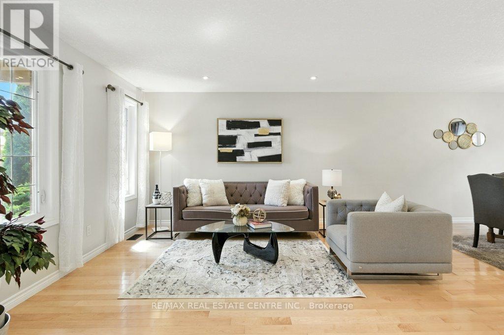 120 Spencer Drive, Centre Wellington, Ontario  N0B 1S0 - Photo 4 - X12561304