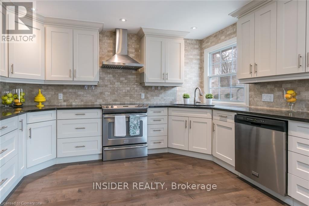 234 Shakespeare Drive, Waterloo, Ontario  N2L 2T6 - Photo 19 - X12672586