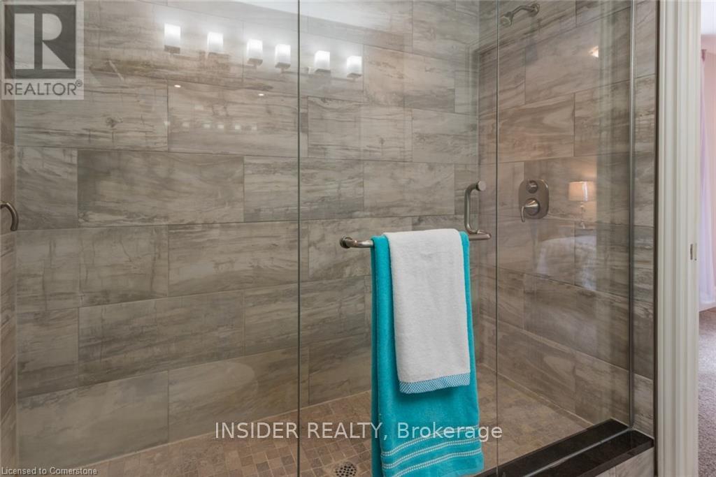 234 Shakespeare Drive, Waterloo, Ontario  N2L 2T6 - Photo 25 - X12672586