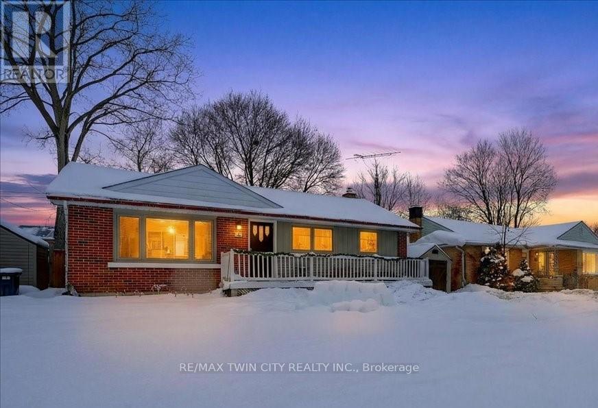 83 Elgin Crescent, Waterloo, Ontario  N2J 2S3 - Photo 2 - X12672608