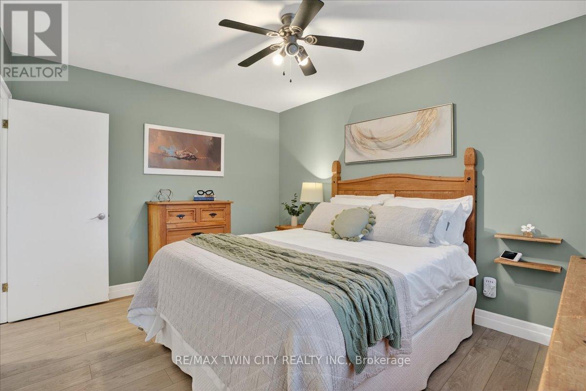 83 Elgin Crescent, Waterloo, Ontario  N2J 2S3 - Photo 24 - X12672608