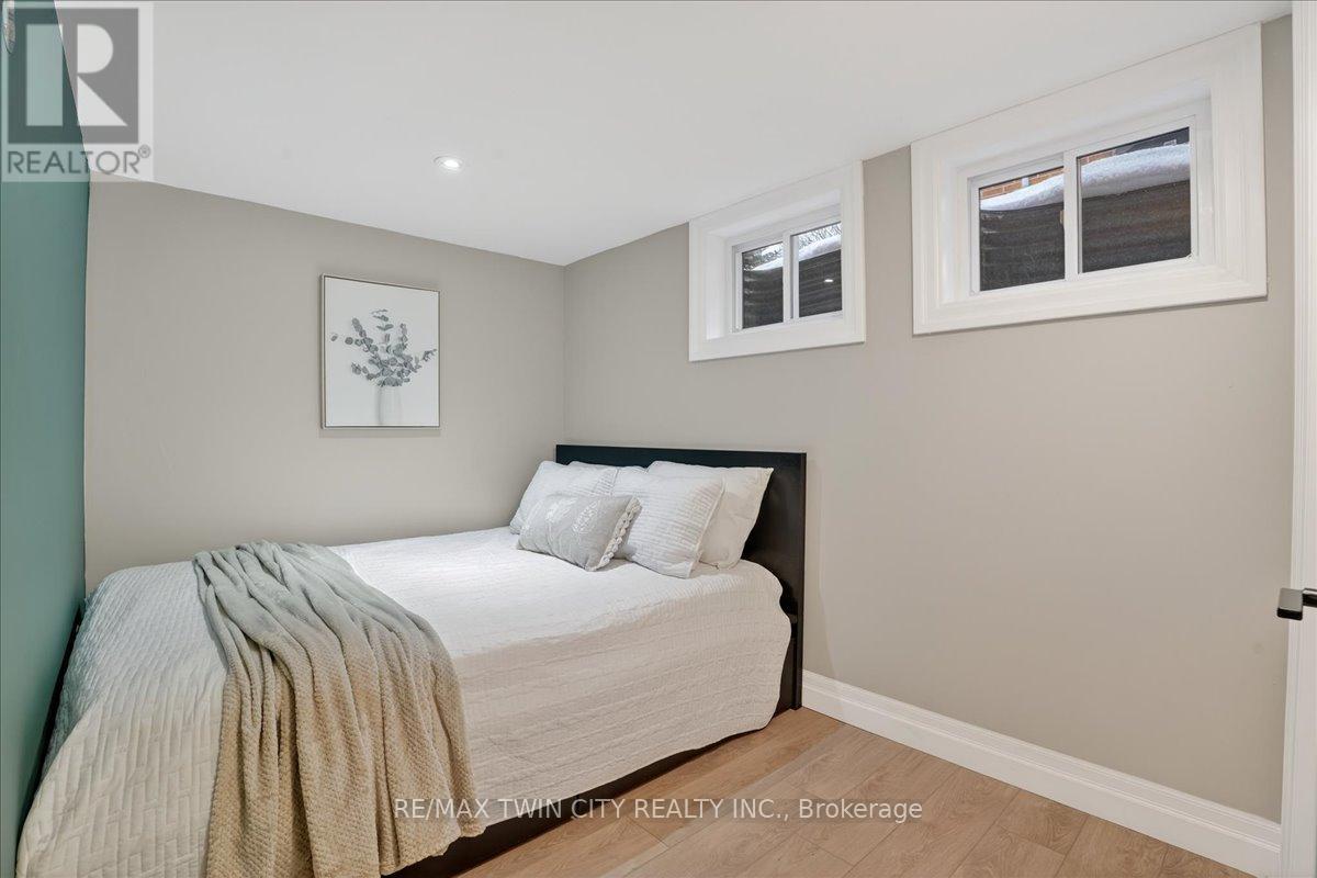 83 Elgin Crescent, Waterloo, Ontario  N2J 2S3 - Photo 37 - X12672608