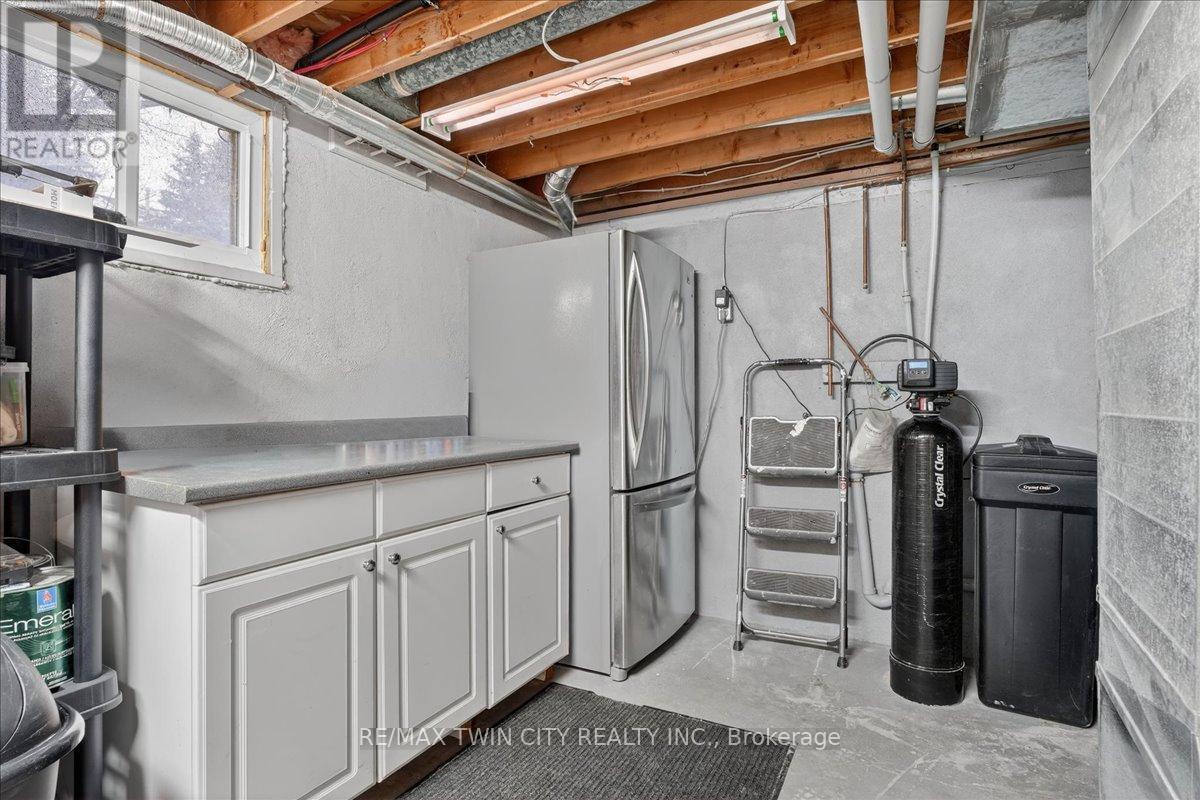 83 Elgin Crescent, Waterloo, Ontario  N2J 2S3 - Photo 41 - X12672608