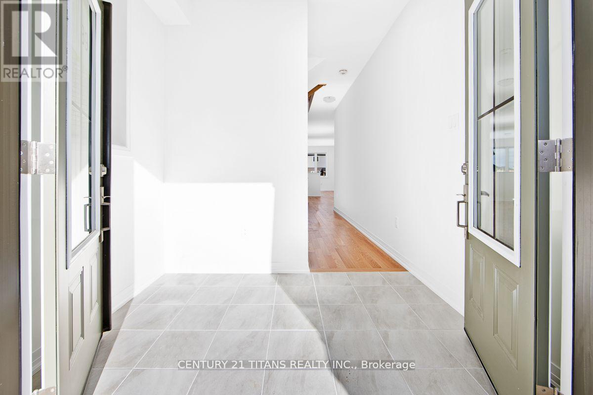 159 Velvet Way, Thorold, Ontario  L2V 0P1 - Photo 3 - X12672664